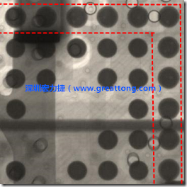 BGA錫球尺寸小于0.4mm，采用降低BGA內(nèi)圍襲球的錫膏量所得到X-Ray，稍微留意一下可以發(fā)現(xiàn)最外圈的錫量(圓的直徑)比其他內(nèi)圍的錫球上的錫量來得多一點(diǎn)點(diǎn)。也就是外圈的黑色圓形直徑比內(nèi)圈的圓形來得大一點(diǎn)點(diǎn)。