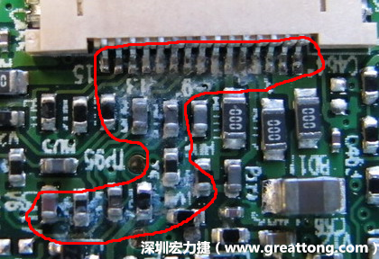 電路板疑似腐蝕氧化，懷疑電流異常過熱造成