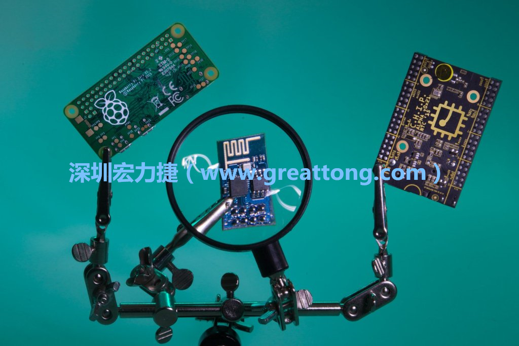 A Raspberry Pi Zero、ESP8266和CHIP。