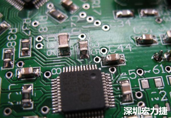 音訊電路訊號(hào)品質(zhì)，是影響操作體驗(yàn)的關(guān)鍵，電路布局要特別注意。